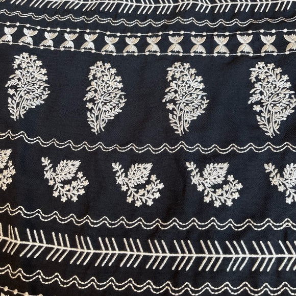 THML Black & Cream Embroidered Halter Maxi Dress NWT Women’s Size Medium - Picture 10 of 11